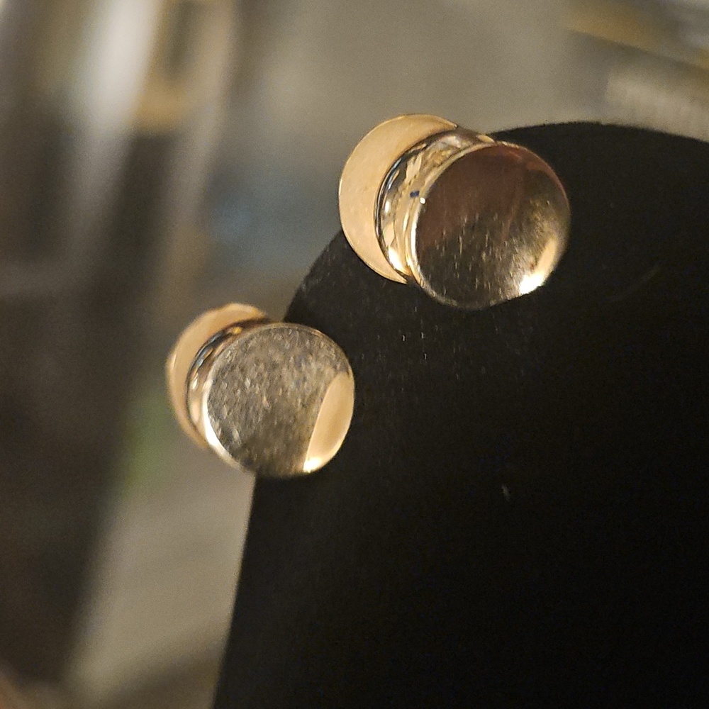 Karu Vintage Screw Back Earrings